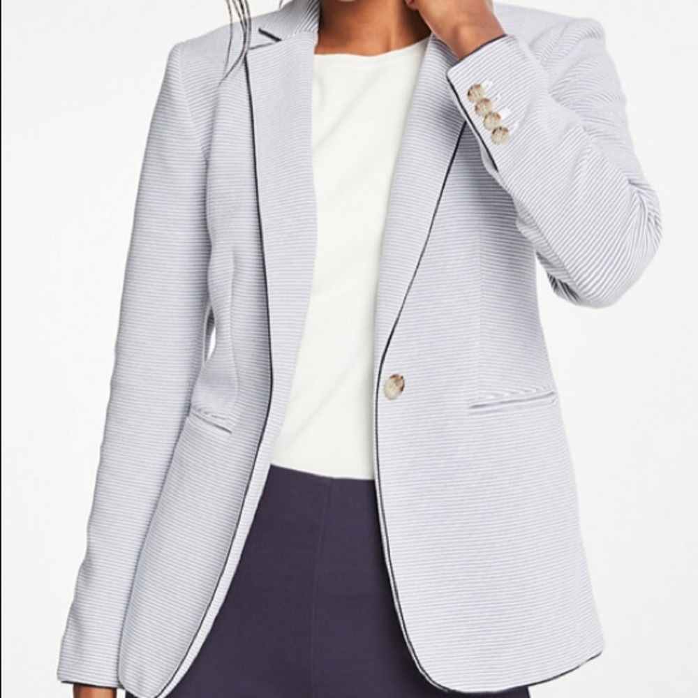 Stripped blue/grey blazer